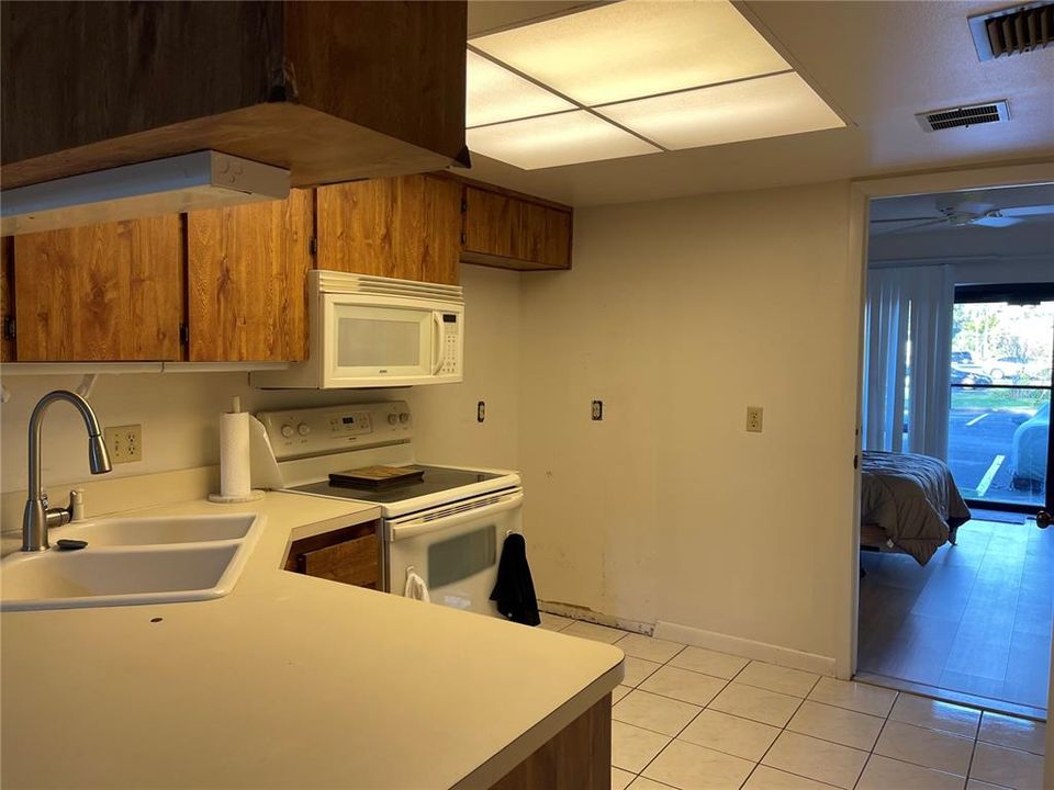 Под контрактом: $195,000 (1 спален, 2 ванн, 1180 Квадратных фут)