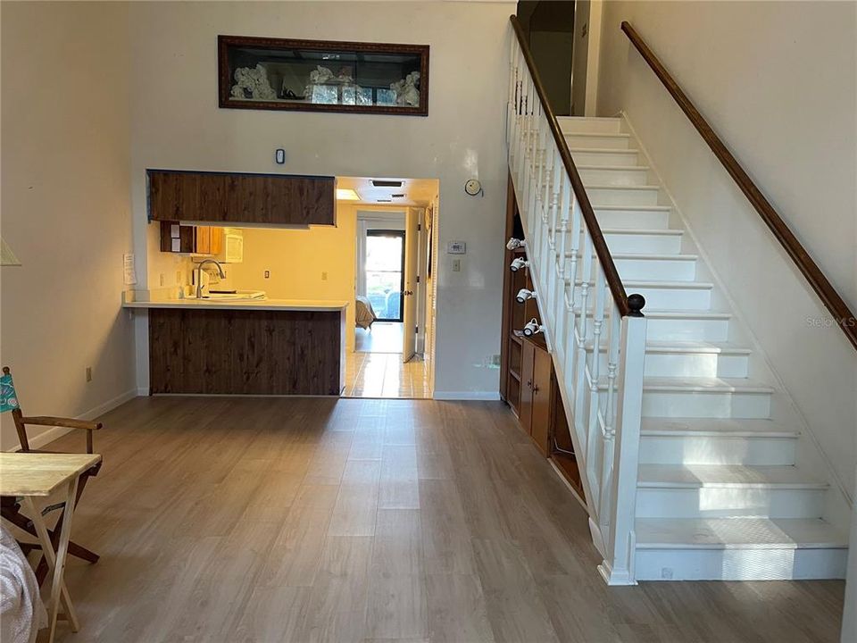 Под контрактом: $195,000 (1 спален, 2 ванн, 1180 Квадратных фут)