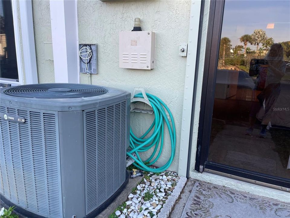 Под контрактом: $195,000 (1 спален, 2 ванн, 1180 Квадратных фут)