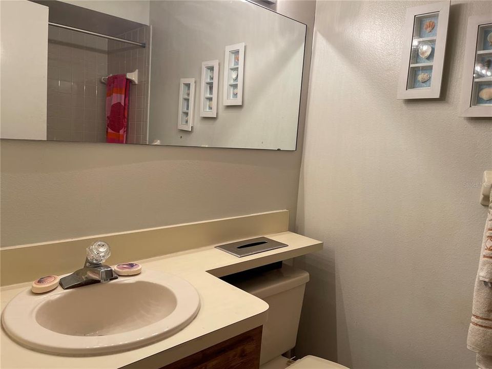 Под контрактом: $195,000 (1 спален, 2 ванн, 1180 Квадратных фут)