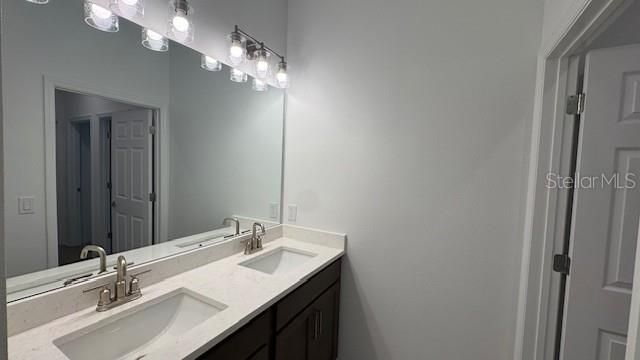 En Venta: $534,990 (4 camas, 3 baños, 2513 Pies cuadrados)