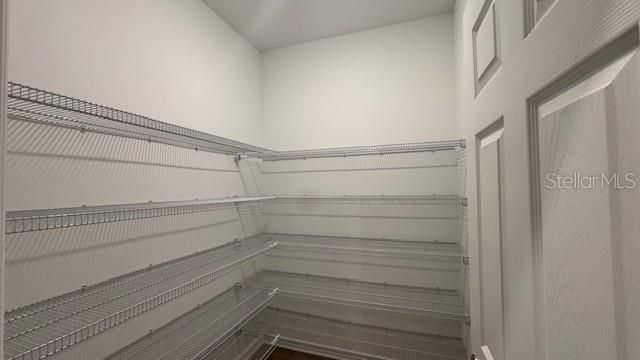 En Venta: $534,990 (4 camas, 3 baños, 2513 Pies cuadrados)