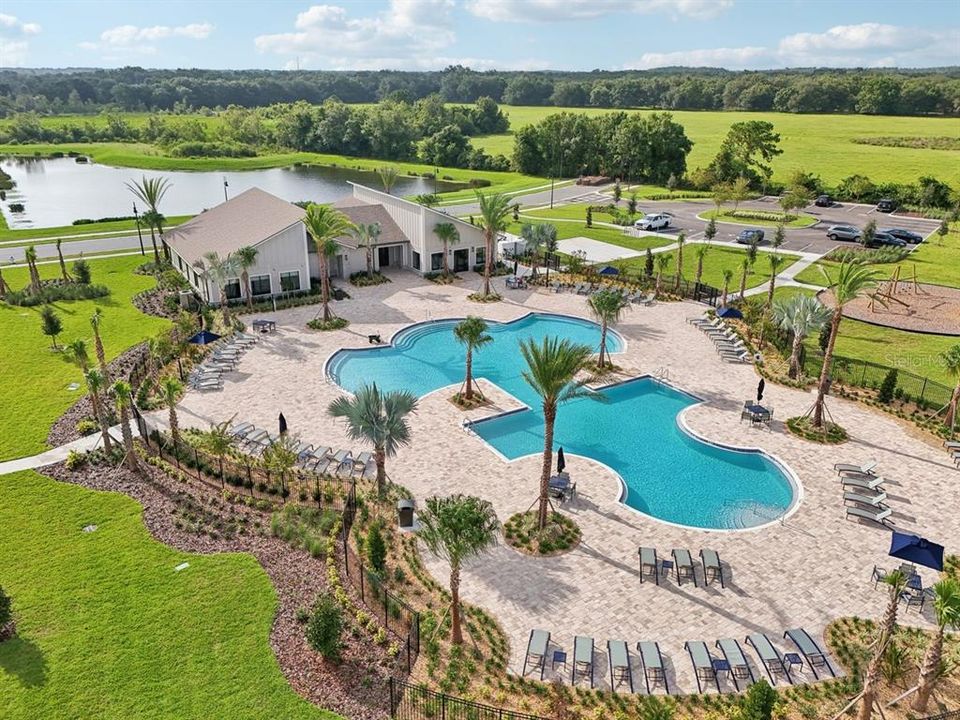 En Venta: $534,990 (4 camas, 3 baños, 2513 Pies cuadrados)