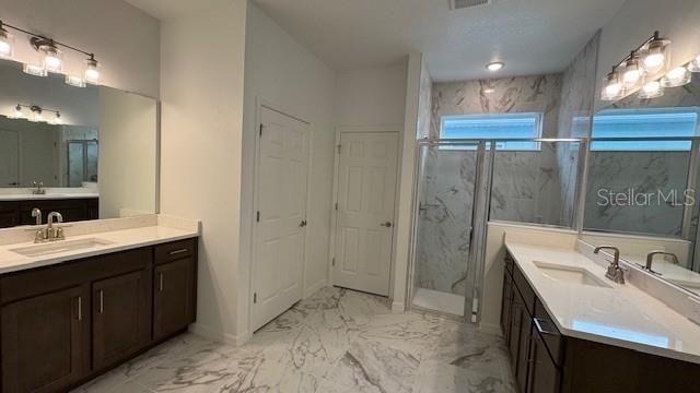 En Venta: $534,990 (4 camas, 3 baños, 2513 Pies cuadrados)