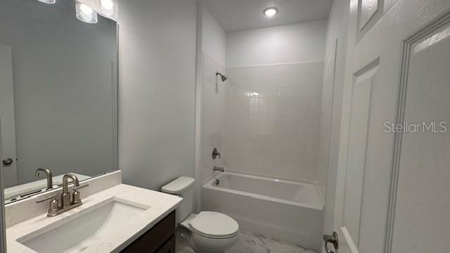 En Venta: $534,990 (4 camas, 3 baños, 2513 Pies cuadrados)