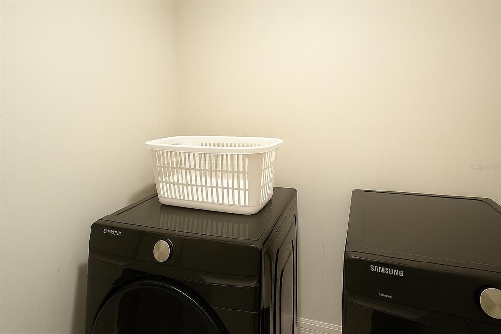 出租: $2,335 (3 贝兹, 2 浴室, 1690 平方英尺)