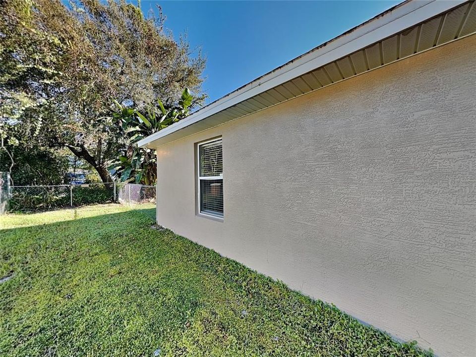 For Rent: $1,829 (3 beds, 2 baths, 1137 Square Feet)