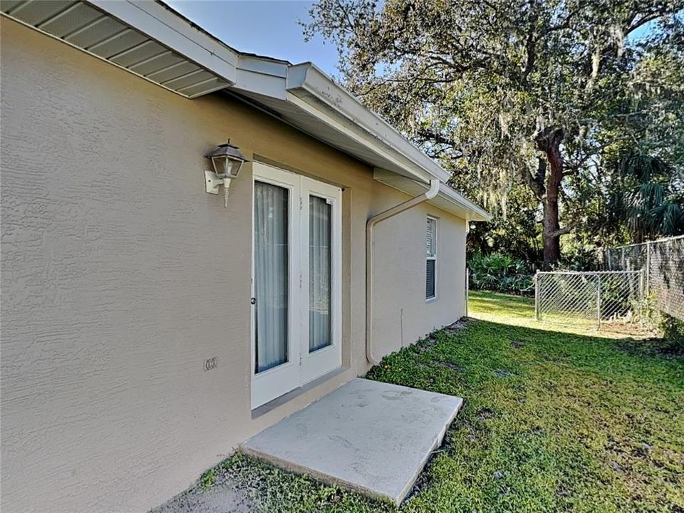 For Rent: $1,829 (3 beds, 2 baths, 1137 Square Feet)