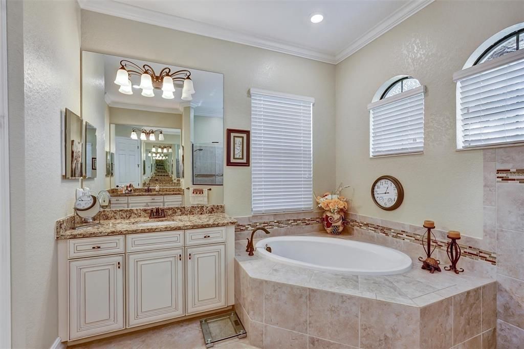 待售: $995,000 (4 贝兹, 3 浴室, 2533 平方英尺)