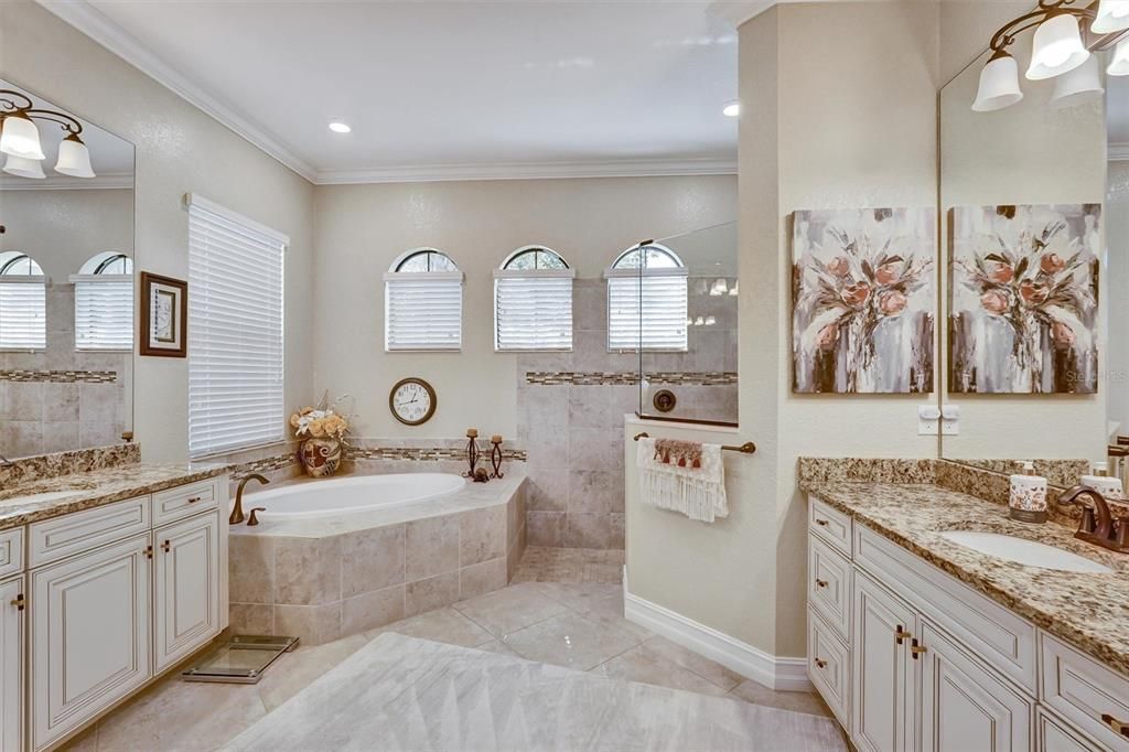 待售: $995,000 (4 贝兹, 3 浴室, 2533 平方英尺)