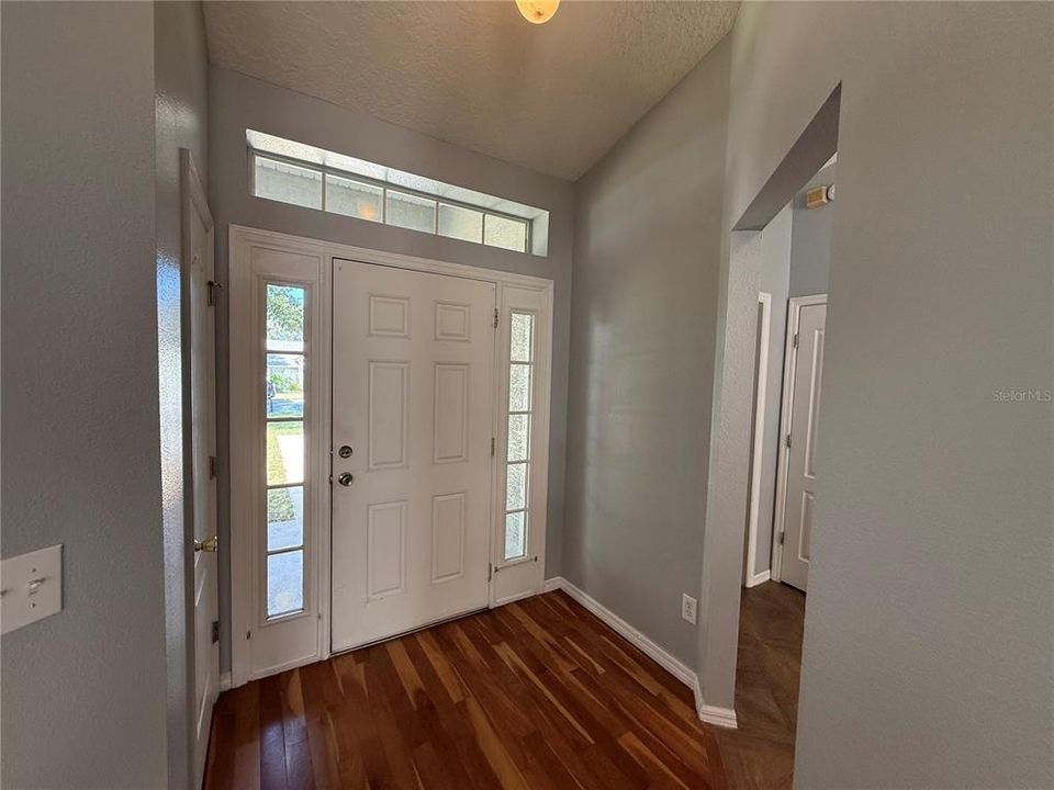 En Renta: $2,200 (4 camas, 2 baños, 1814 Pies cuadrados)