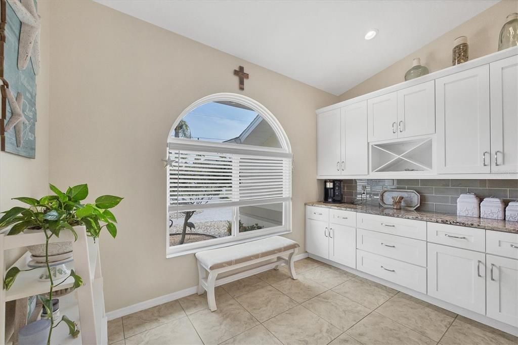 待售: $849,000 (3 贝兹, 2 浴室, 1933 平方英尺)