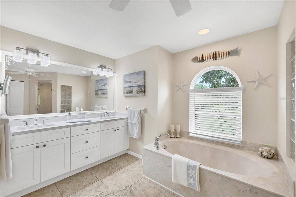 待售: $849,000 (3 贝兹, 2 浴室, 1933 平方英尺)