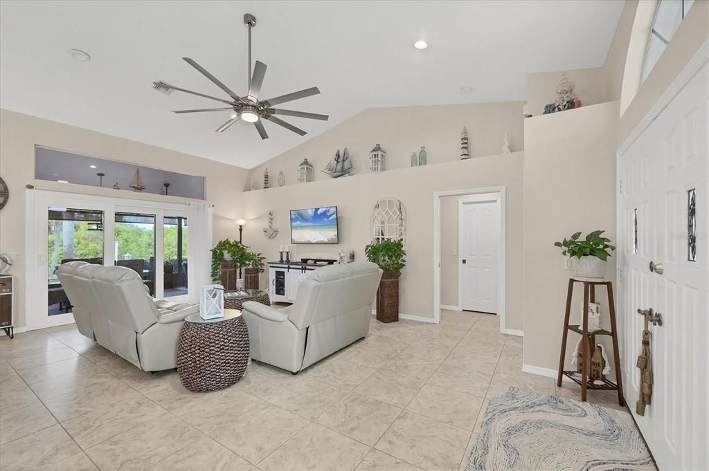 待售: $849,000 (3 贝兹, 2 浴室, 1933 平方英尺)