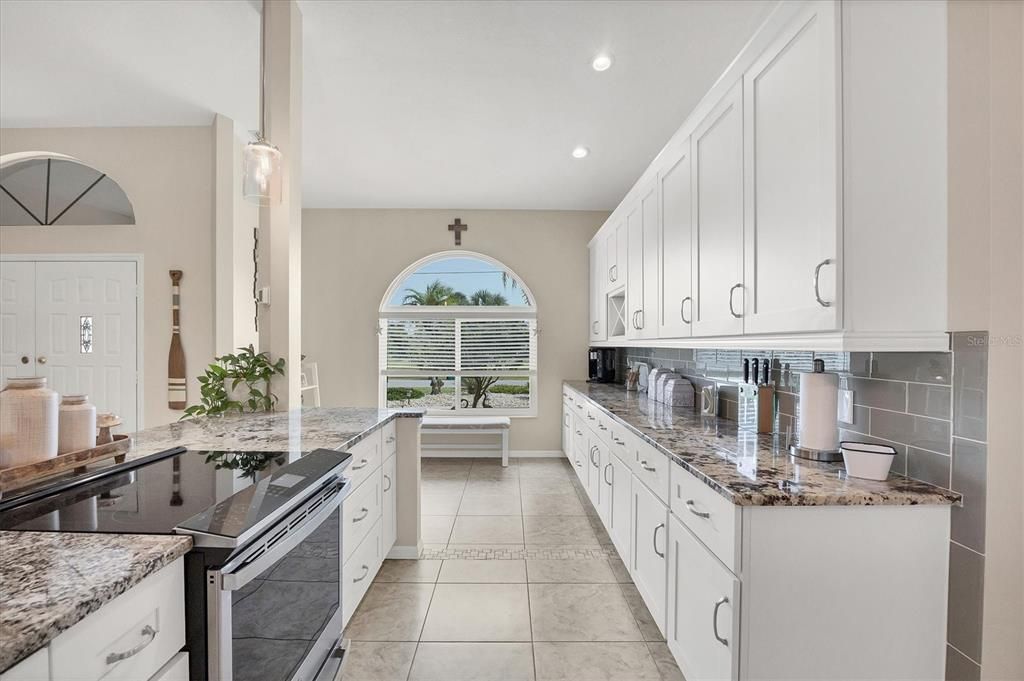 待售: $849,000 (3 贝兹, 2 浴室, 1933 平方英尺)