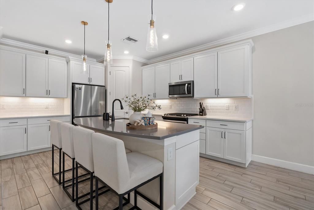 For Rent: $7,500 (5 beds, 4 baths, 2907 Square Feet)