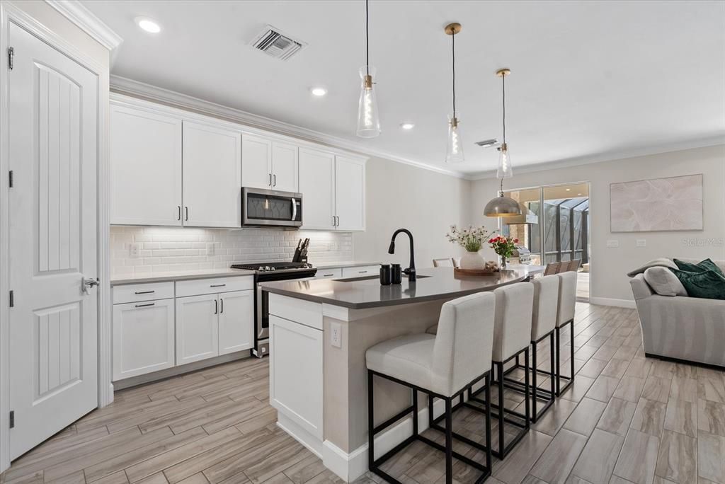 For Rent: $7,500 (5 beds, 4 baths, 2907 Square Feet)