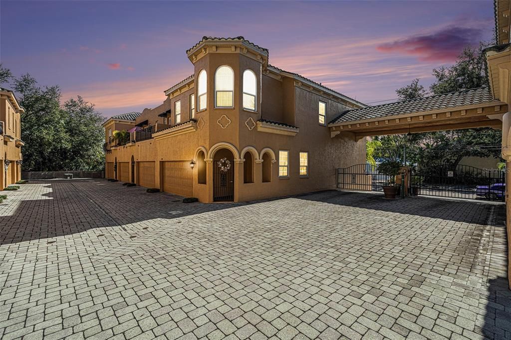 For Sale: $635,000 (3 beds, 2 baths, 1743 Square Feet)