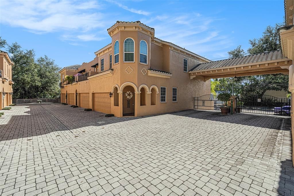 For Sale: $635,000 (3 beds, 2 baths, 1743 Square Feet)