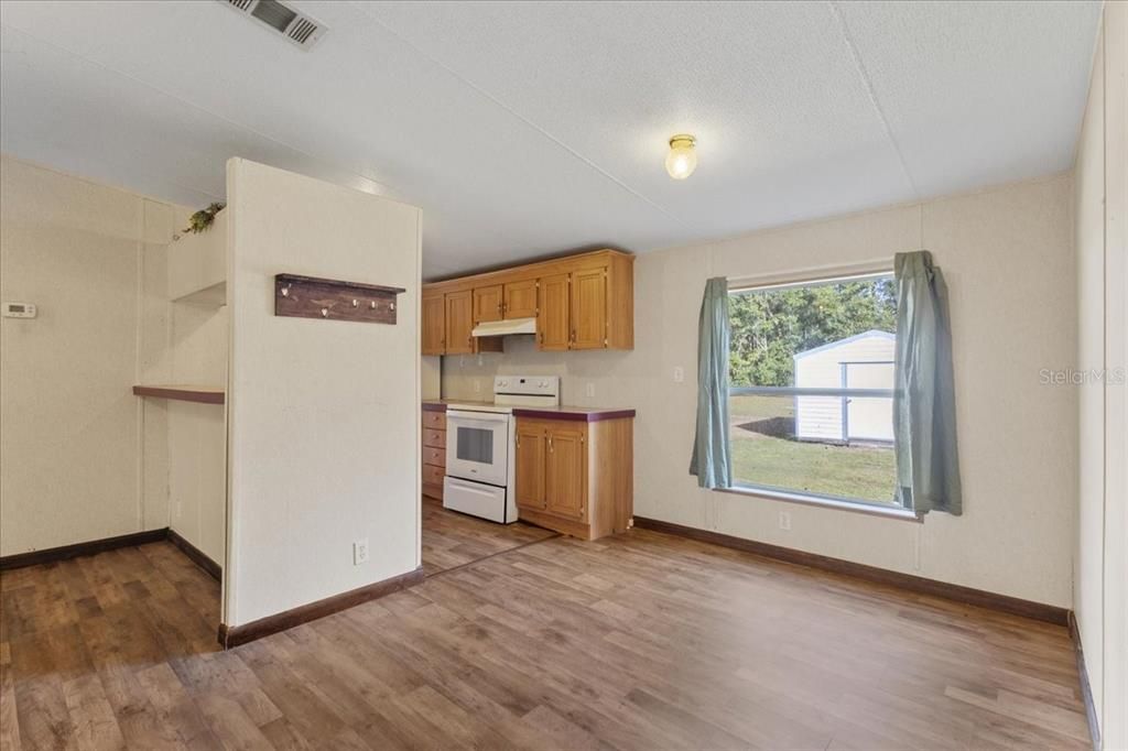 На продажу: $169,900 (3 спален, 2 ванн, 1134 Квадратных фут)