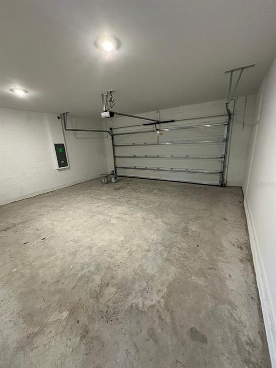 For Rent: $2,050 (4 beds, 2 baths, 1880 Square Feet)