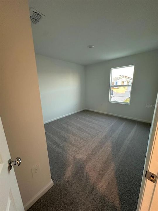 For Rent: $2,050 (4 beds, 2 baths, 1880 Square Feet)