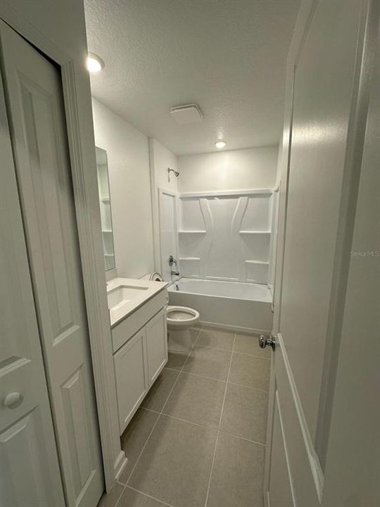 For Rent: $2,050 (4 beds, 2 baths, 1880 Square Feet)