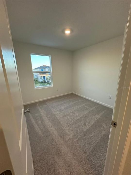 For Rent: $2,050 (4 beds, 2 baths, 1880 Square Feet)