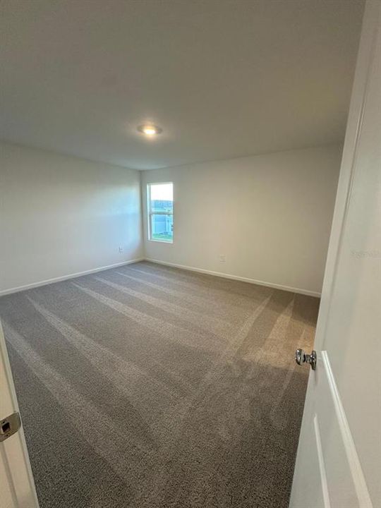 For Rent: $2,050 (4 beds, 2 baths, 1880 Square Feet)