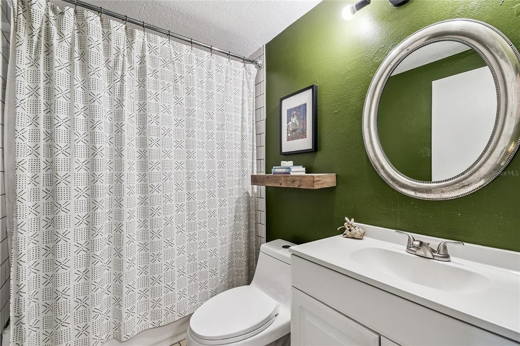 Activo con contrato: $350,000 (4 camas, 2 baños, 1248 Pies cuadrados)