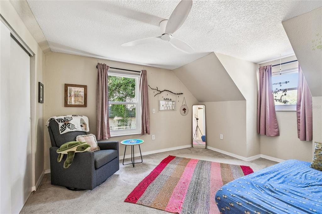 Activo con contrato: $350,000 (4 camas, 2 baños, 1248 Pies cuadrados)