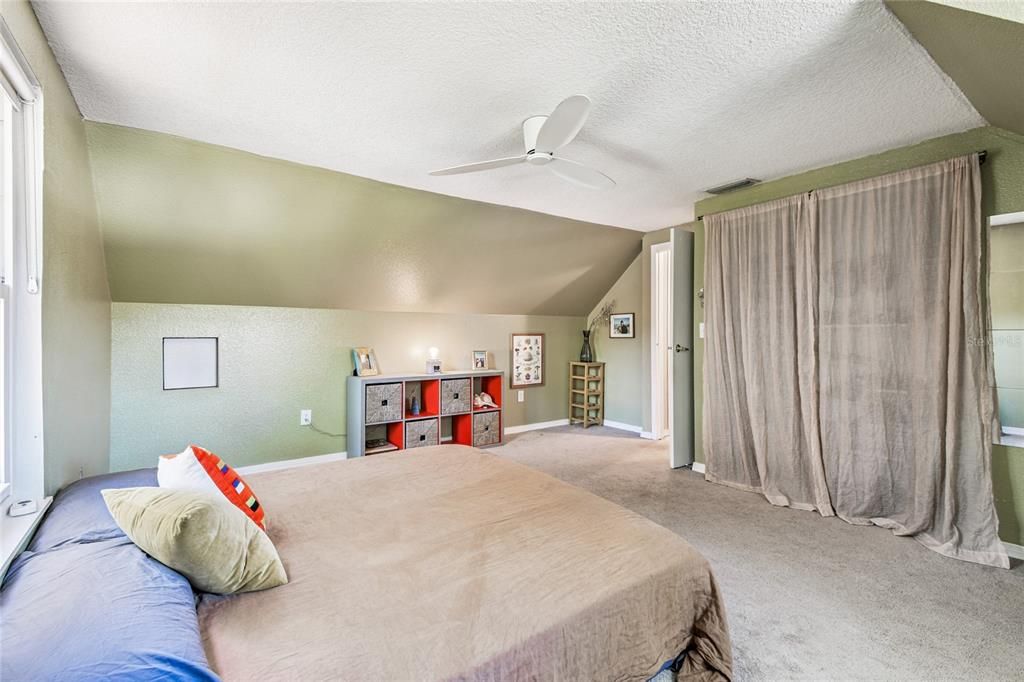 Activo con contrato: $350,000 (4 camas, 2 baños, 1248 Pies cuadrados)