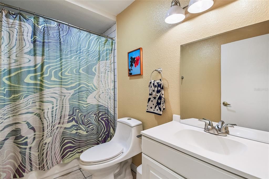 Activo con contrato: $350,000 (4 camas, 2 baños, 1248 Pies cuadrados)