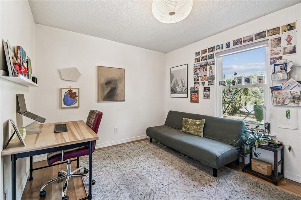 Activo con contrato: $350,000 (4 camas, 2 baños, 1248 Pies cuadrados)