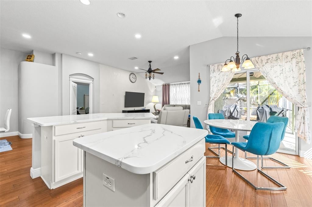 En Venta: $459,000 (3 camas, 2 baños, 1710 Pies cuadrados)