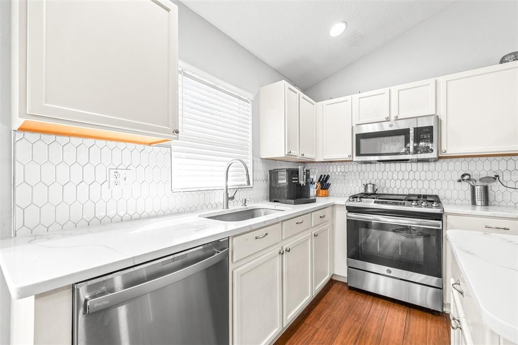 En Venta: $459,000 (3 camas, 2 baños, 1710 Pies cuadrados)