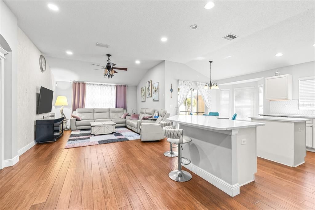 En Venta: $459,000 (3 camas, 2 baños, 1710 Pies cuadrados)