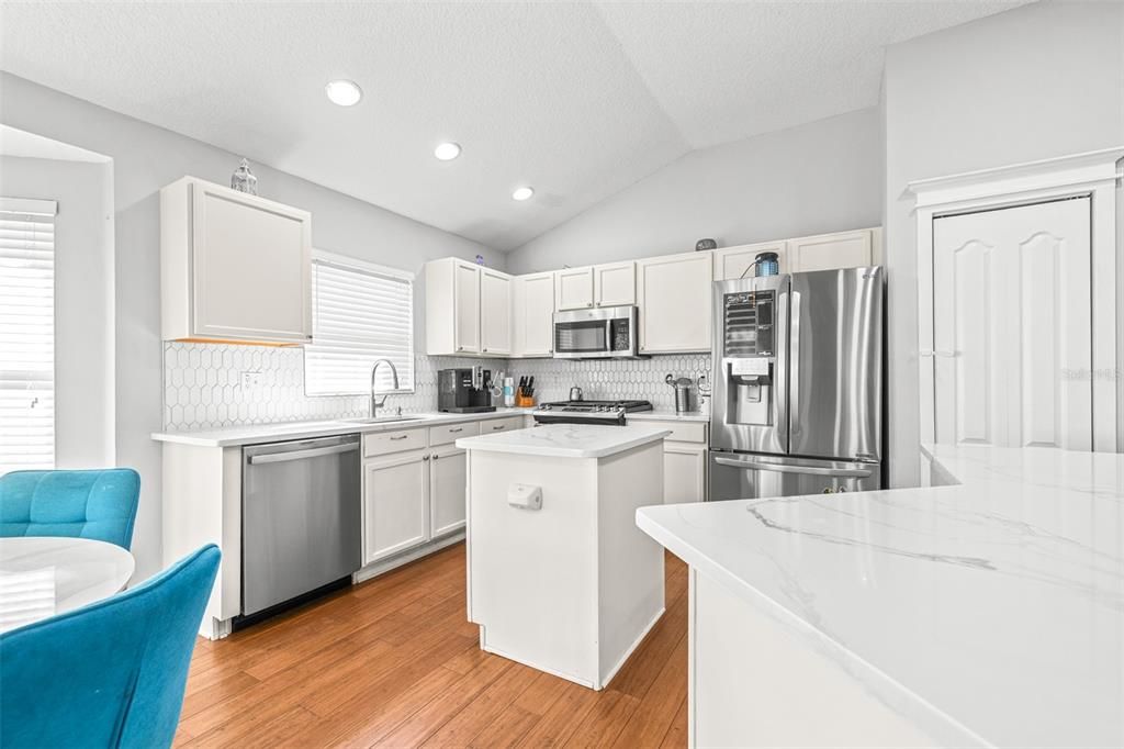 En Venta: $459,000 (3 camas, 2 baños, 1710 Pies cuadrados)