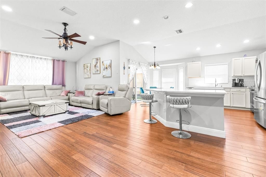 En Venta: $459,000 (3 camas, 2 baños, 1710 Pies cuadrados)