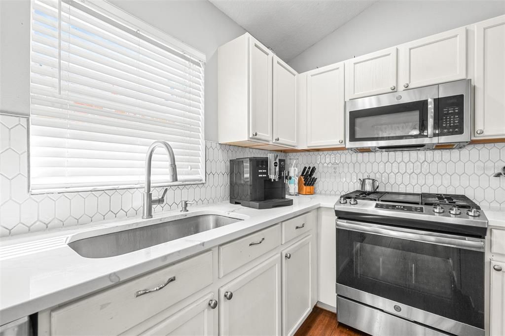 En Venta: $459,000 (3 camas, 2 baños, 1710 Pies cuadrados)