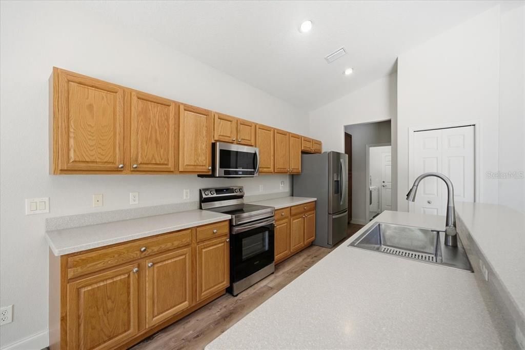 待售: $450,000 (3 贝兹, 2 浴室, 1886 平方英尺)