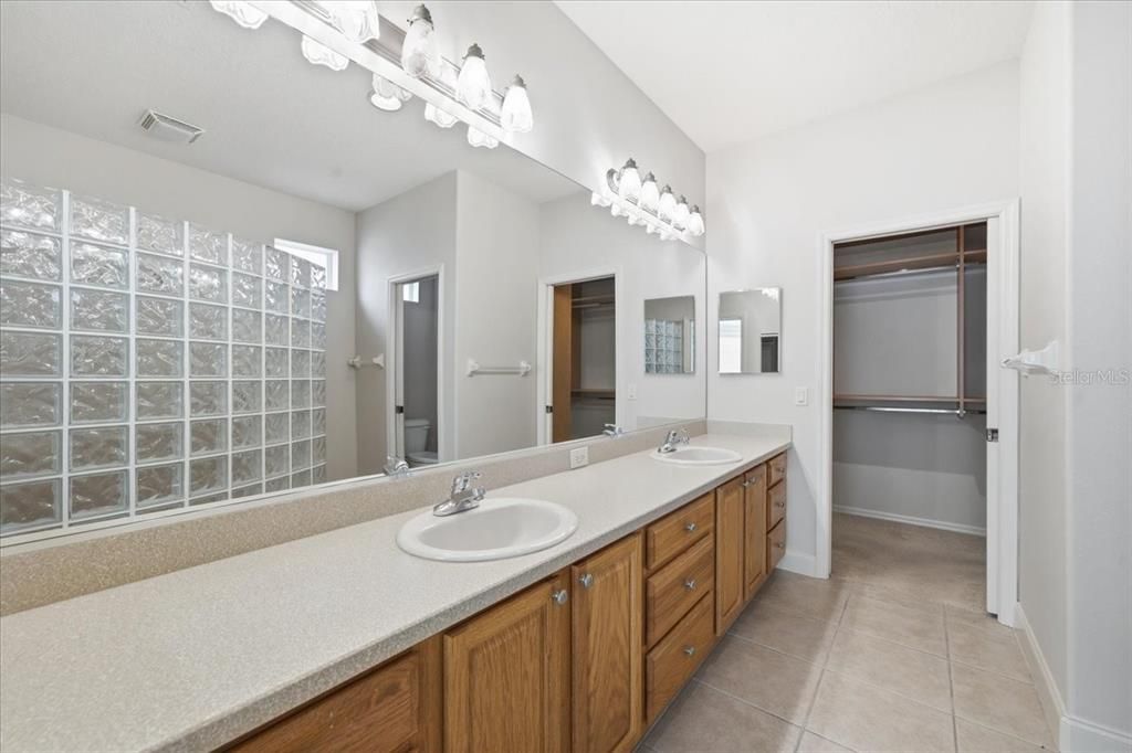 待售: $450,000 (3 贝兹, 2 浴室, 1886 平方英尺)