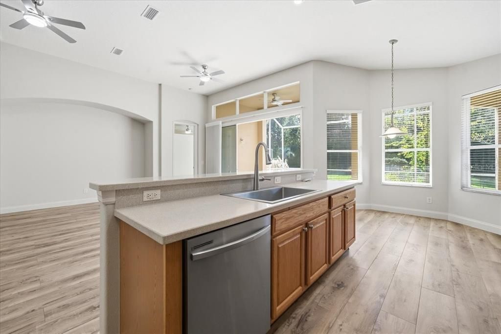 待售: $450,000 (3 贝兹, 2 浴室, 1886 平方英尺)