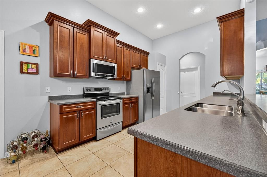 Active With Contract: $474,000 (4 beds, 3 baths, 2190 Square Feet)