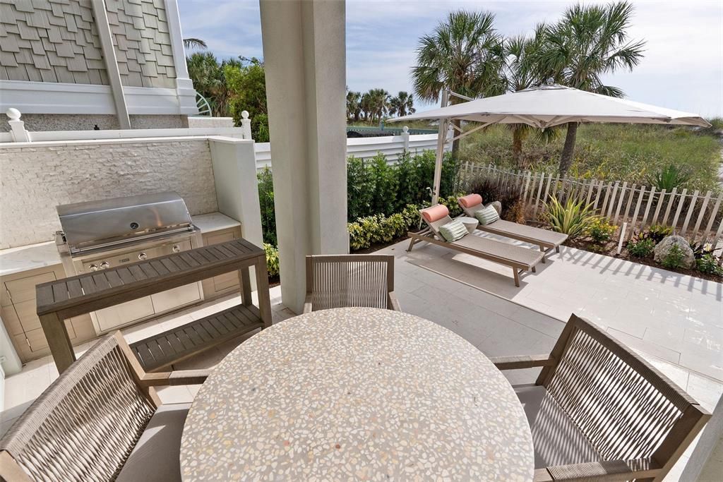 На продажу: $6,750,000 (3 спален, 3 ванн, 2264 Квадратных фут)