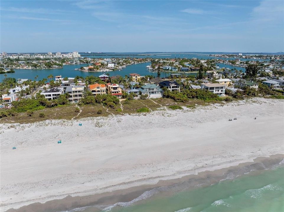 На продажу: $6,750,000 (3 спален, 3 ванн, 2264 Квадратных фут)