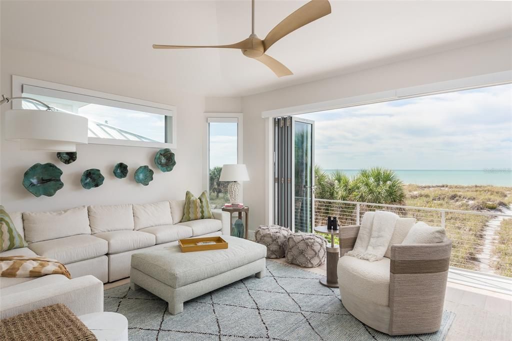 На продажу: $6,750,000 (3 спален, 3 ванн, 2264 Квадратных фут)