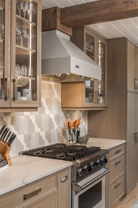 На продажу: $6,750,000 (3 спален, 3 ванн, 2264 Квадратных фут)