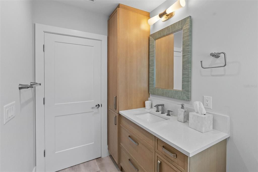 На продажу: $6,750,000 (3 спален, 3 ванн, 2264 Квадратных фут)