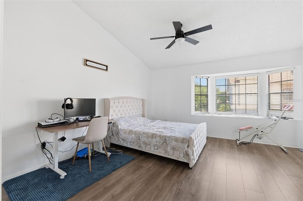 待售: $265,000 (2 贝兹, 2 浴室, 1218 平方英尺)